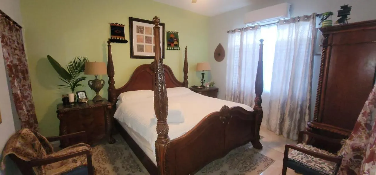 Beach Family House, San Juan, Puerto Rico-Beach, Restaurants, Airport Holiday home